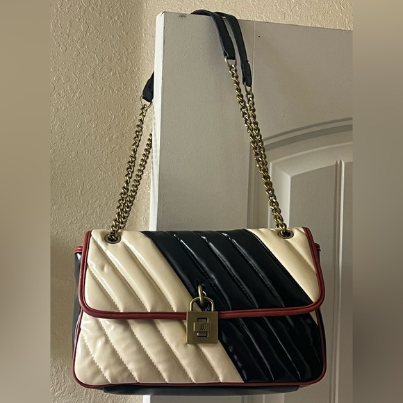 Steve Madden Eloise Women’s Quilted Shoukder Bag, Black/Bone - Picture 2 of 16